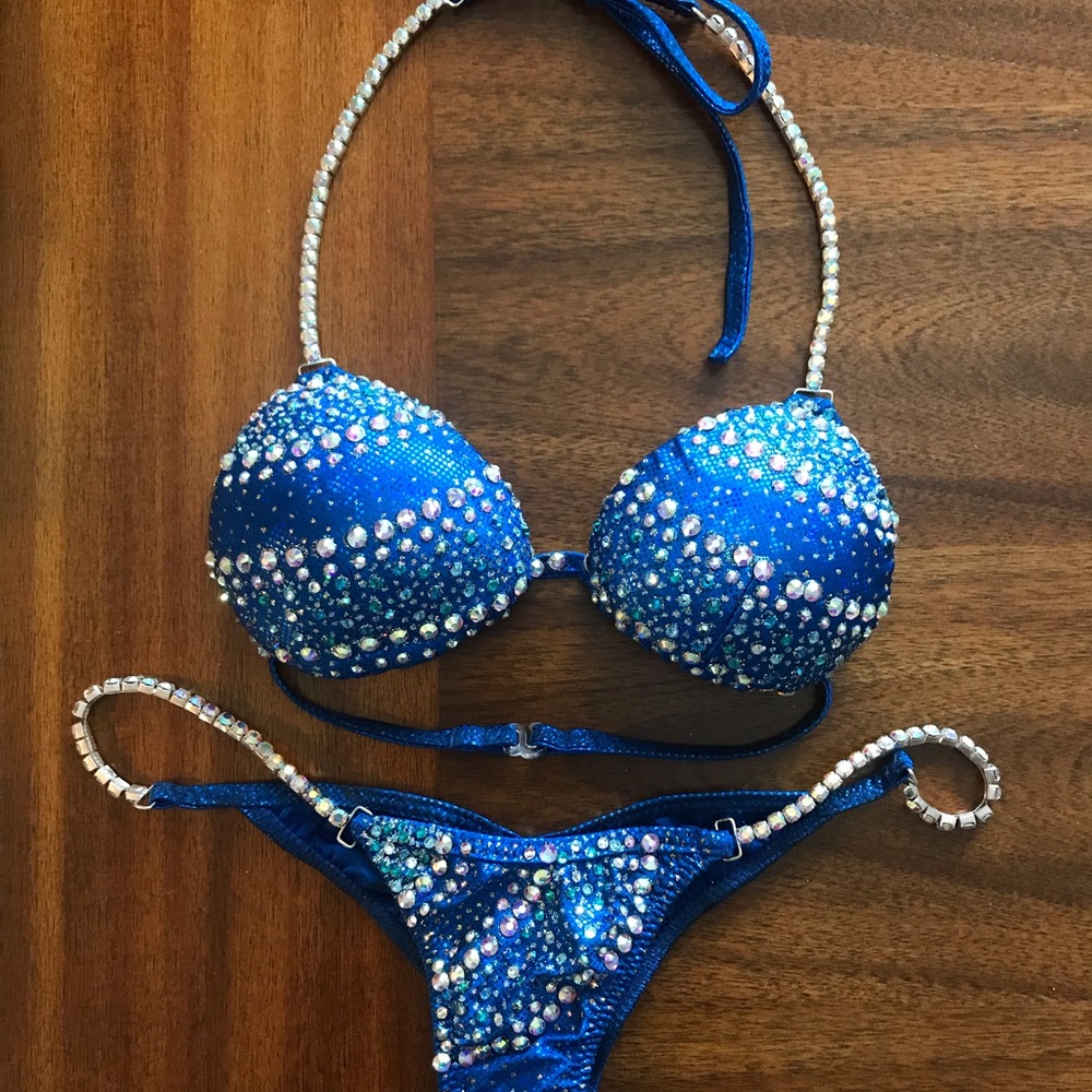 Competition Bikini - image 3